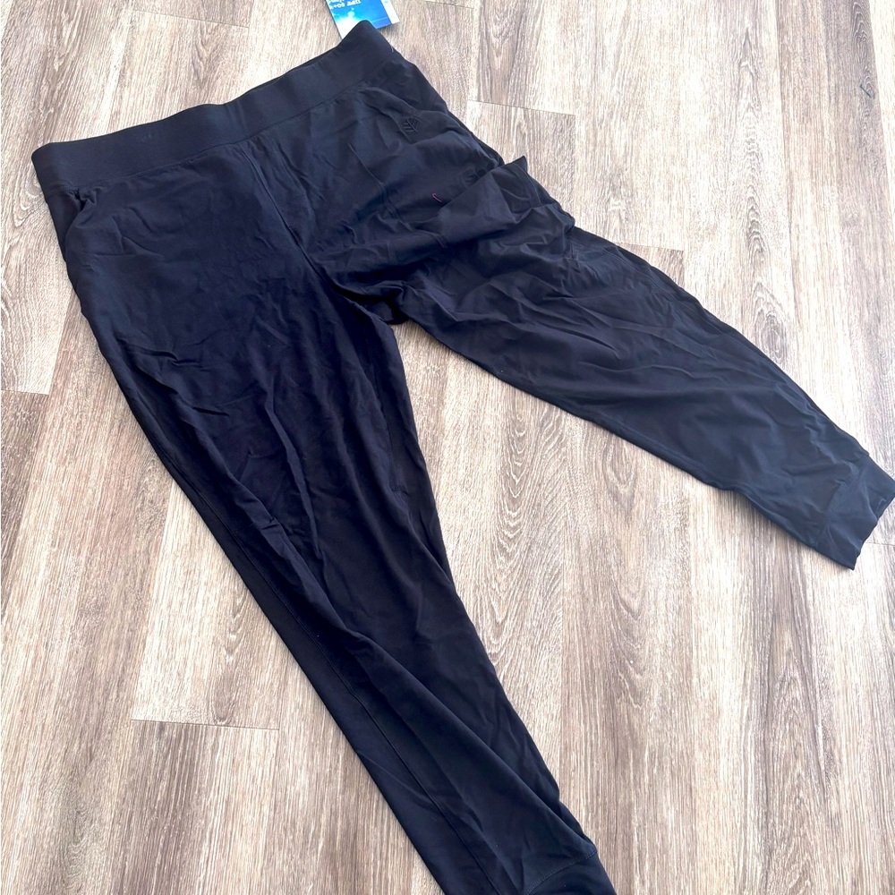 Men’s lumaleo Coolibar joggers black